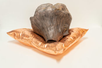 Patrik Bengtsson, "I dreamt about you last night and fell out of bed twice", skulptur